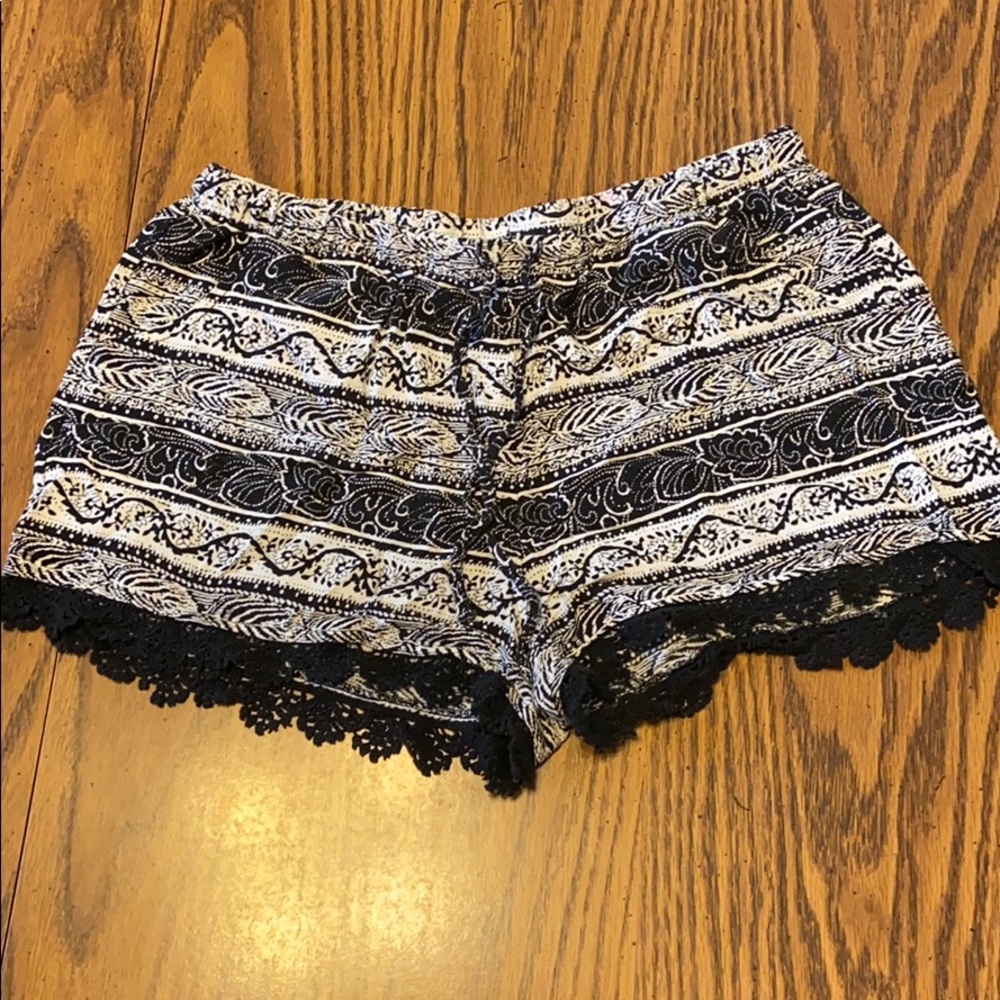 Printed crochet shorts